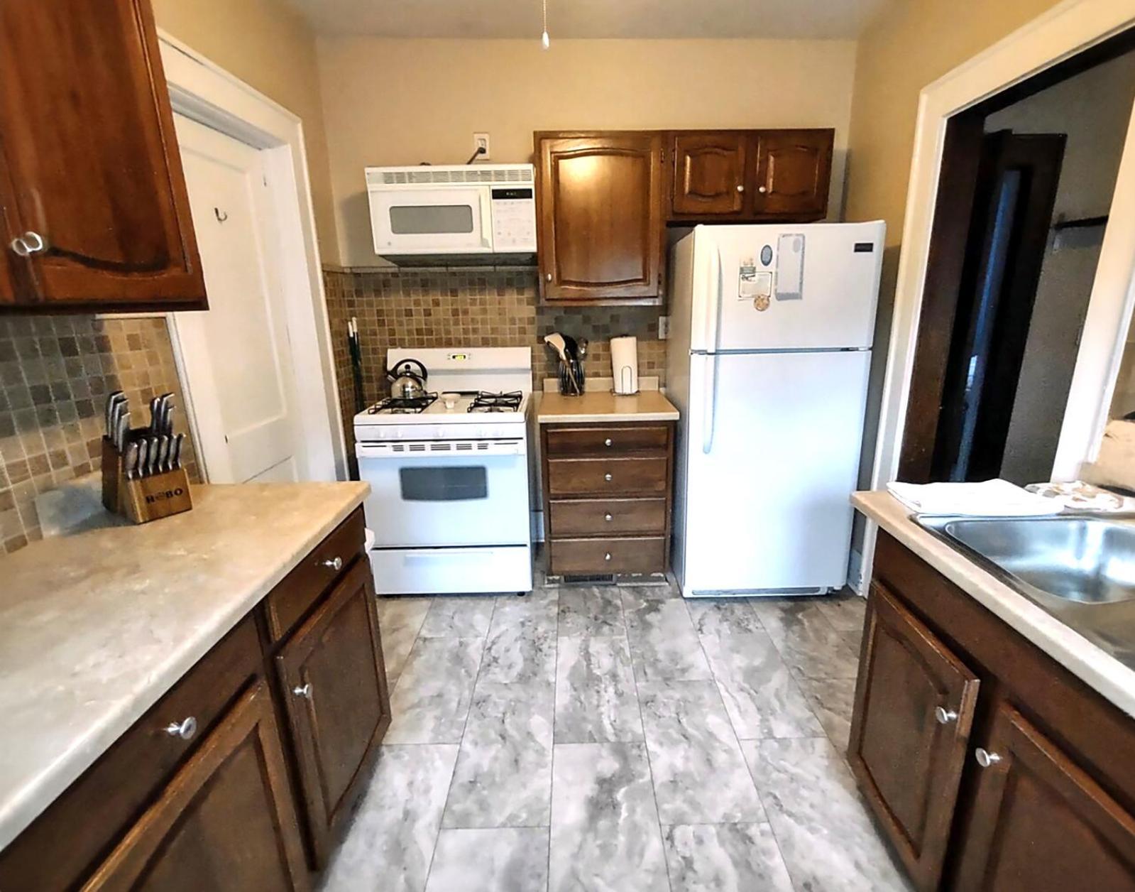 Spacious Frontier Park Apartment Erie Exterior photo